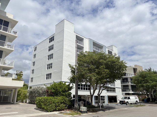 Venice Isle Tower Condo photo 2